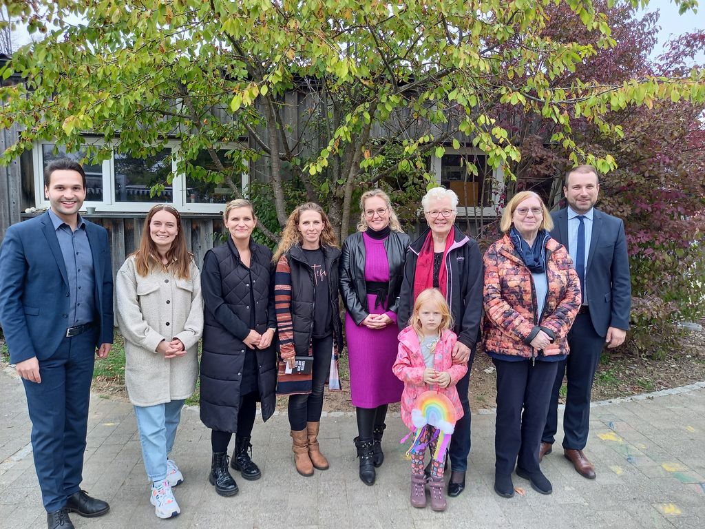 Pressefoto_Betriebsübergabe_AWO_Kinderhaus_u_AWO_Hort_Gochsheim Pressefoto_Betriebsübergabe_AWO_Kinderhaus_u_AWO_Hort_Gochsheim