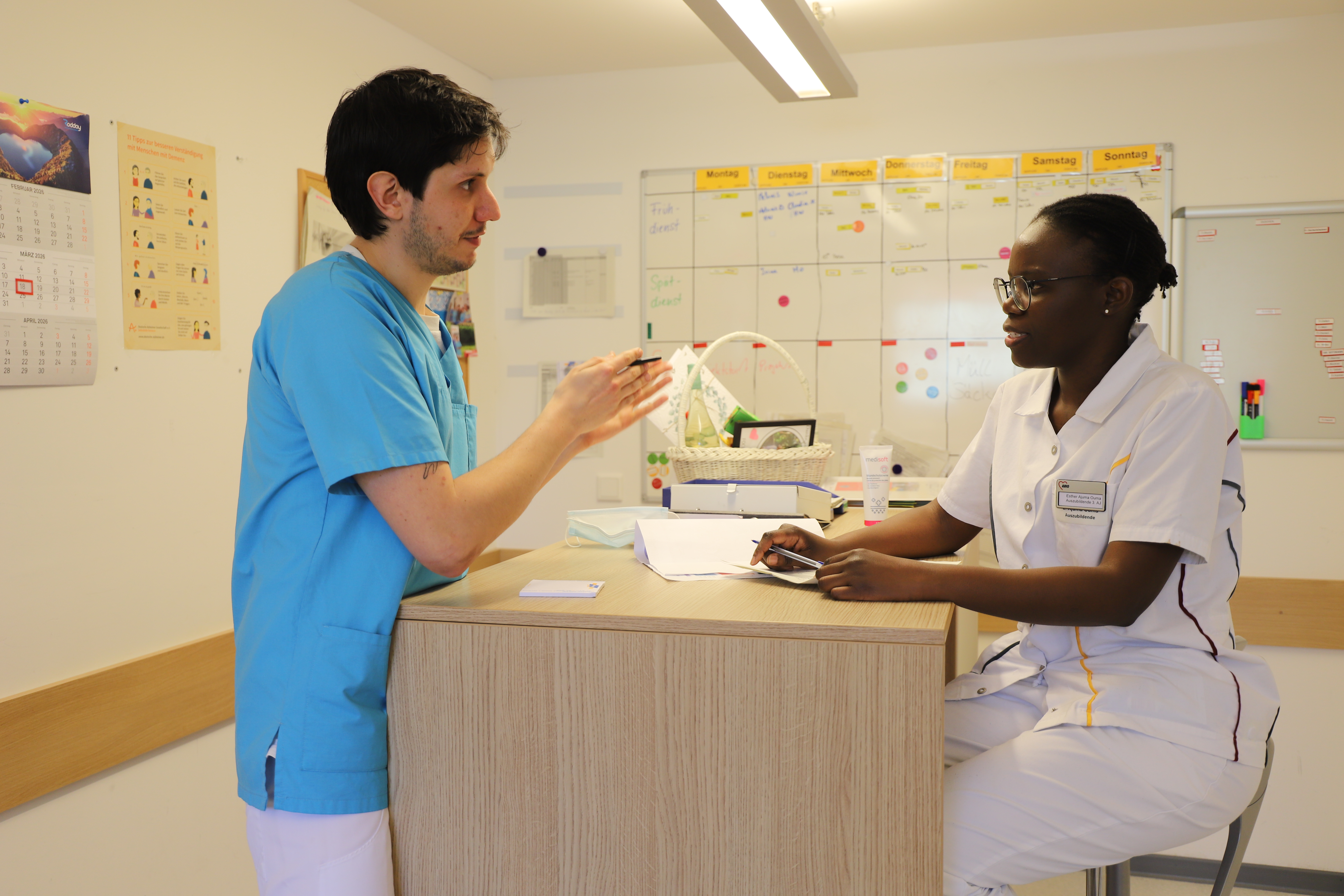 Gegenseitige Absprache auf dem Wohnbereich